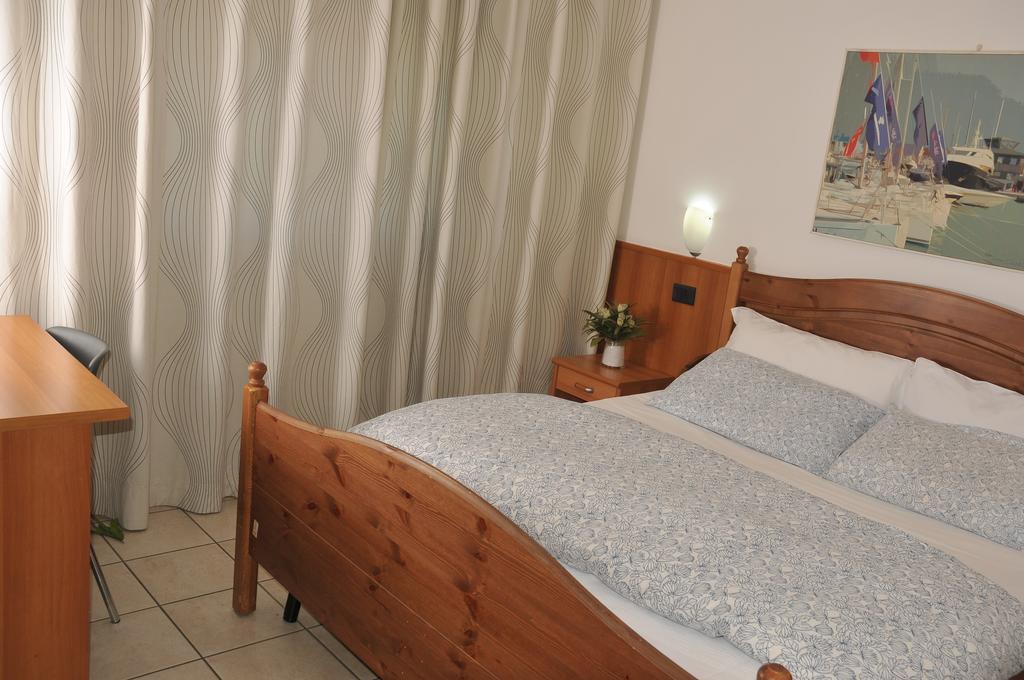 Borromeo Residenze Service S.A.S Пескиера Боромео Екстериор снимка