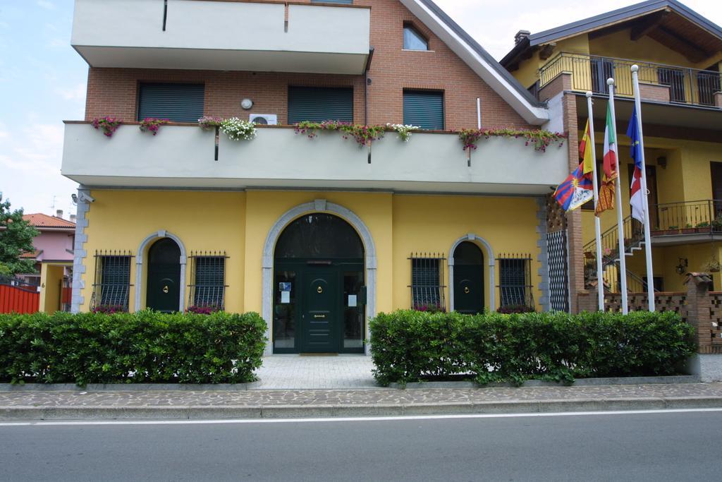 Borromeo Residenze Service S.A.S Пескиера Боромео Екстериор снимка