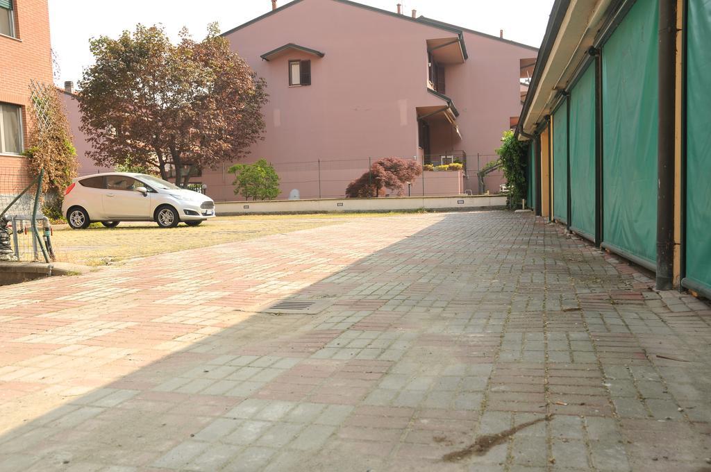 Borromeo Residenze Service S.A.S Пескиера Боромео Екстериор снимка