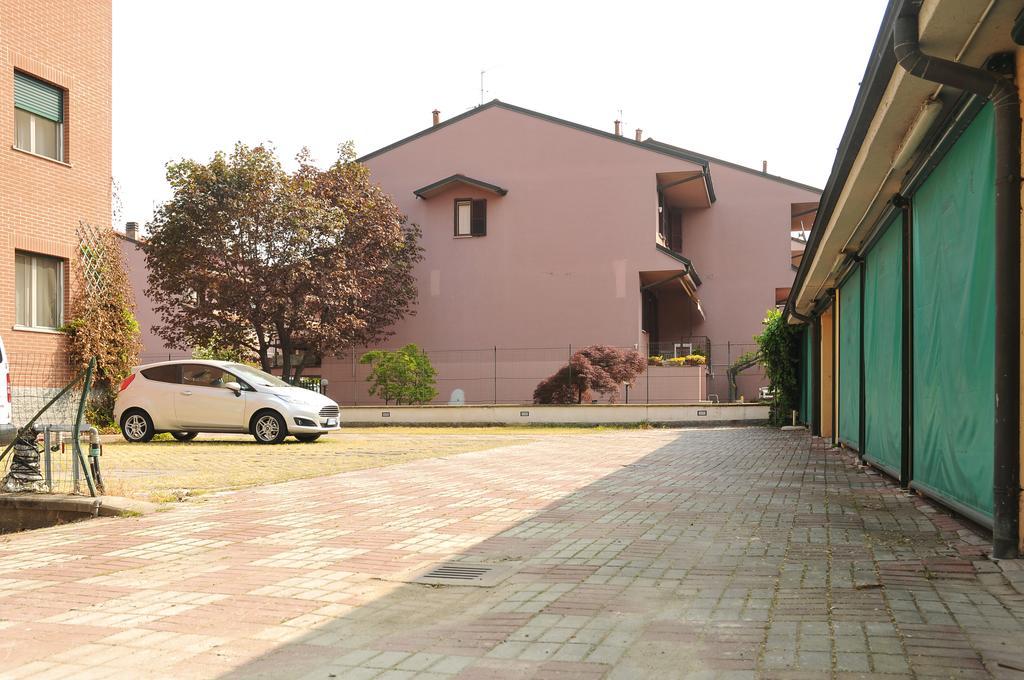 Borromeo Residenze Service S.A.S Пескиера Боромео Екстериор снимка