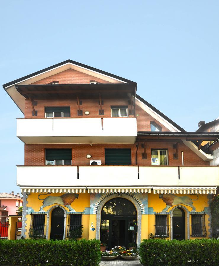 Borromeo Residenze Service S.A.S Пескиера Боромео Екстериор снимка