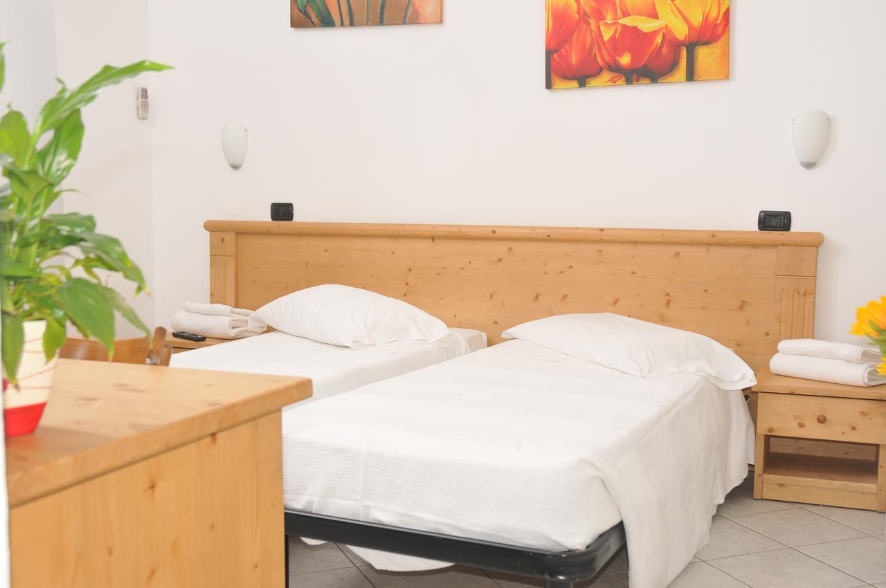 Borromeo Residenze Service S.A.S Пескиера Боромео Екстериор снимка